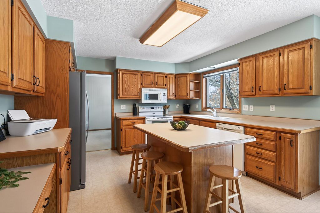 Photo of 268 Shamrock Drive, Mahtomedi, MN 55115 (MLS # 7005822)