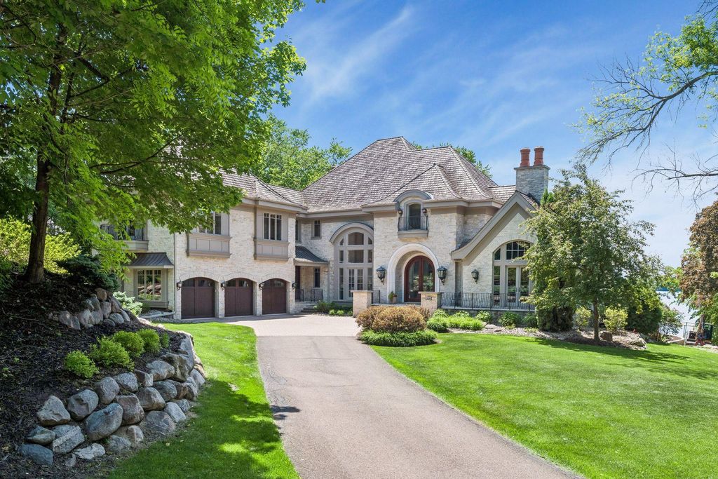 Photo of 1530 Orchard Beach Place, Mound, MN 55364 (MLS # 7082914)
