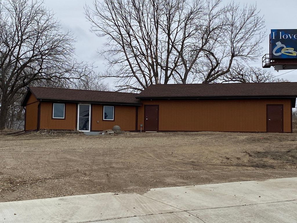 Photo of 817 Marshall Street, Albert Lea, MN 56007 (MLS # 7036230)