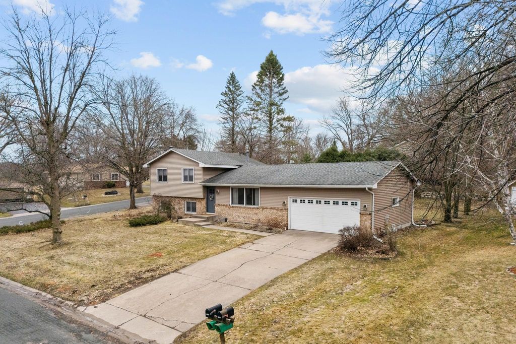 Photo of 7731 Polaris Lane N, Maple Grove, MN 55311 (MLS # 7036837)