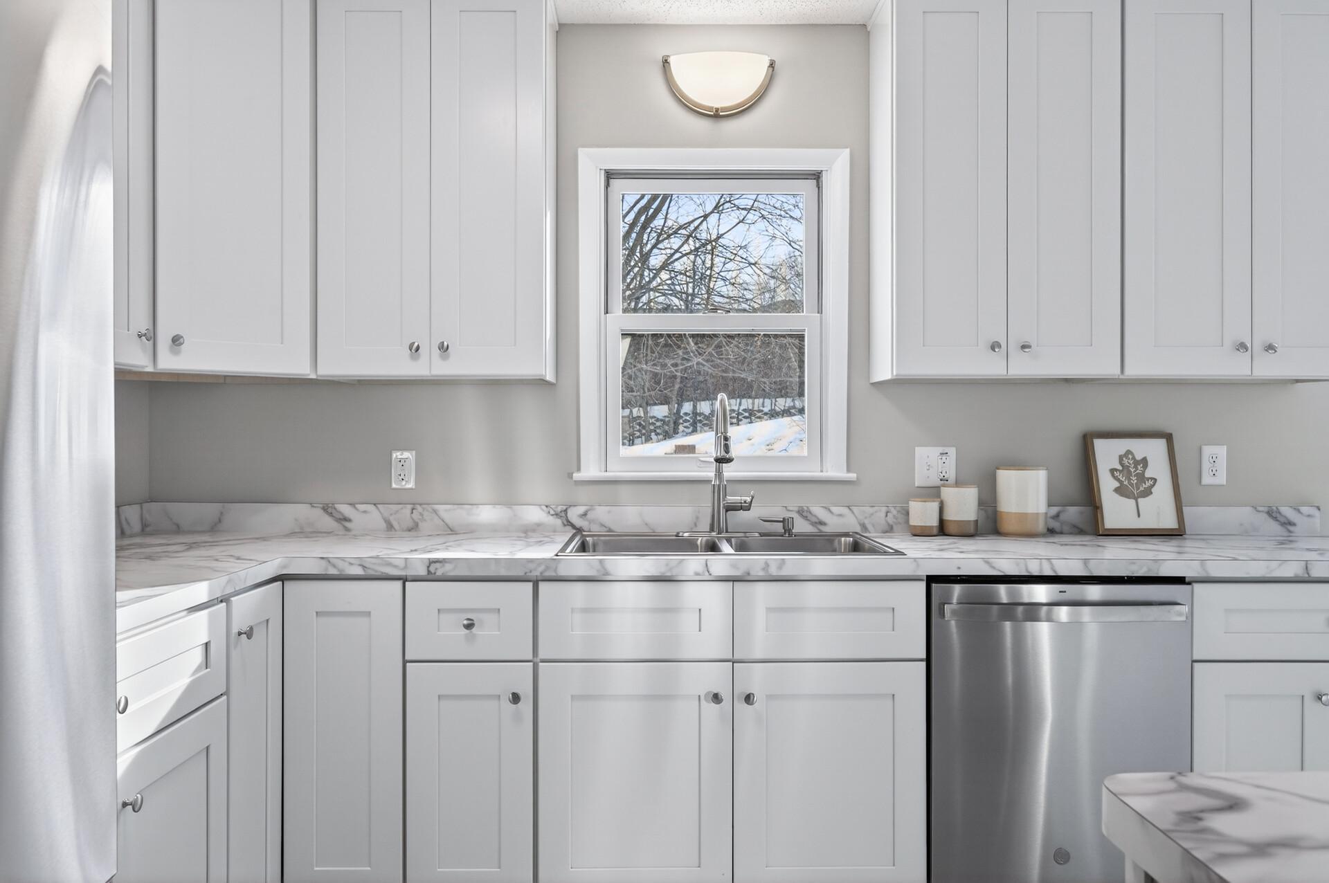 1790 Oakcrest Avenue