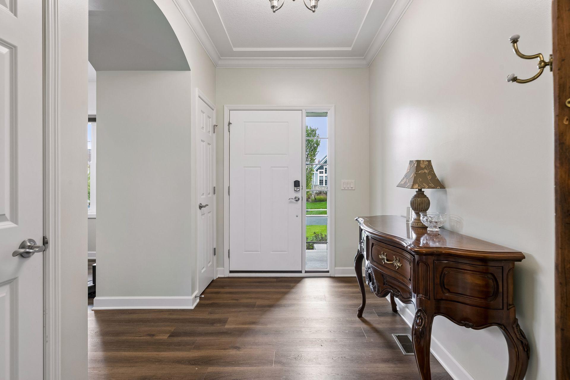 808 June Avenue N