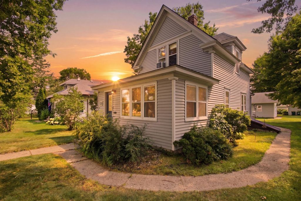 Photo of 319 S Miller Avenue, Litchfield, MN 55355 (MLS # 7104173)