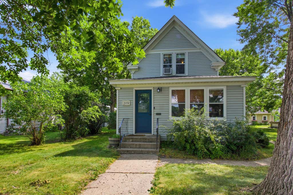 Photo of 319 S Miller Avenue, Litchfield, MN 55355 (MLS # 7104173)