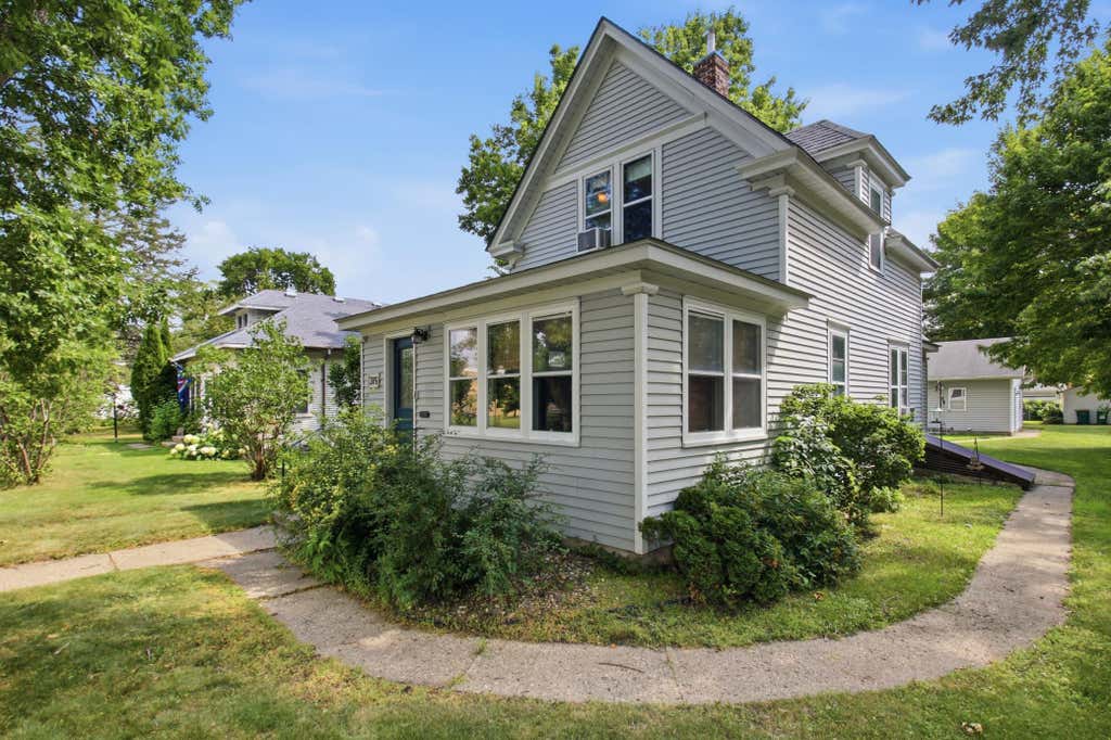 Photo of 319 S Miller Avenue, Litchfield, MN 55355 (MLS # 7104173)