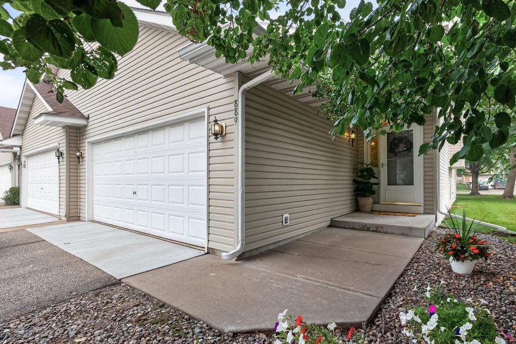 Photo of 889 125th Drive NE, Blaine, MN 55434 (MLS # 7099572)