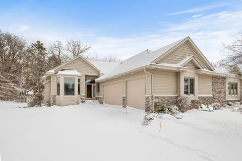 2202 Midland View Court N Roseville MN 55113