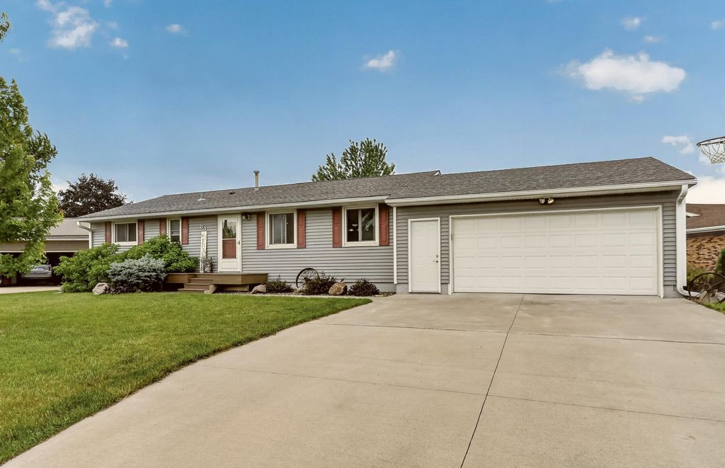 Photo of 811 3rd Avenue SE, Stewartville, MN 55976 (MLS # 7093854)