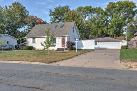 2079 Garnet Lane Eagan MN 55122