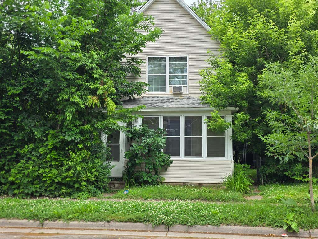 Photo of 424 33rd Avenue N, Minneapolis, MN 55412 (MLS # 7088113)