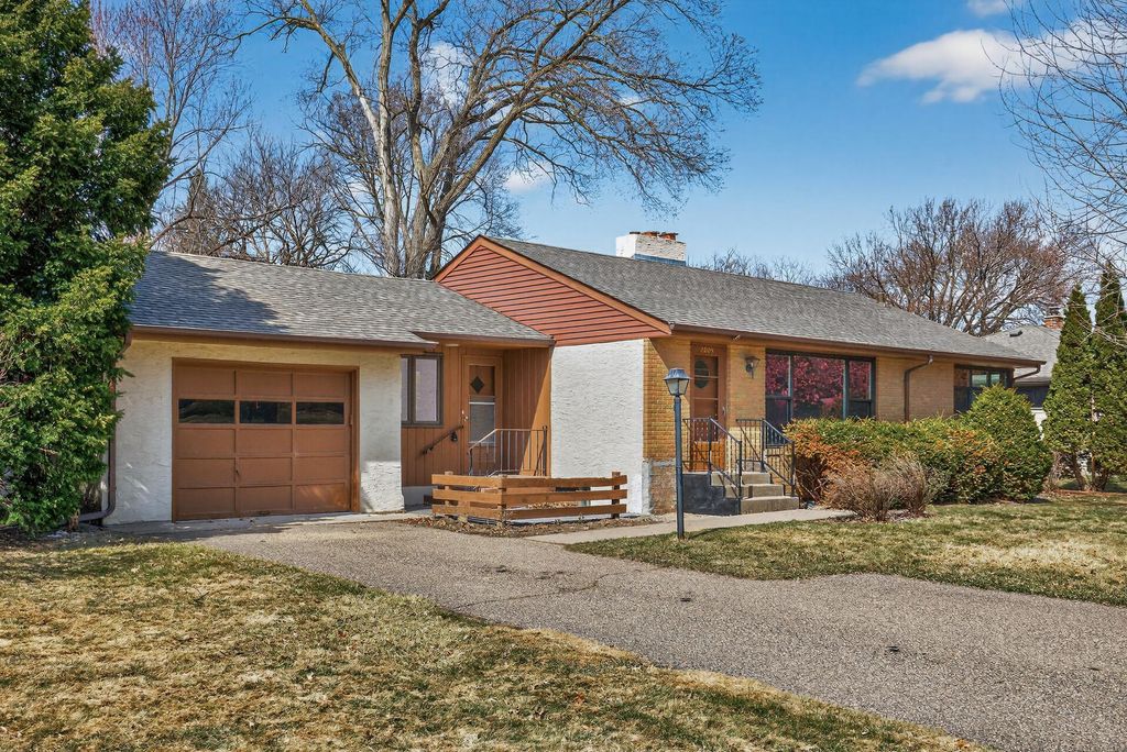 Photo of 2009 Wheeler Street N, Roseville, MN 55113 (MLS # 6799176)