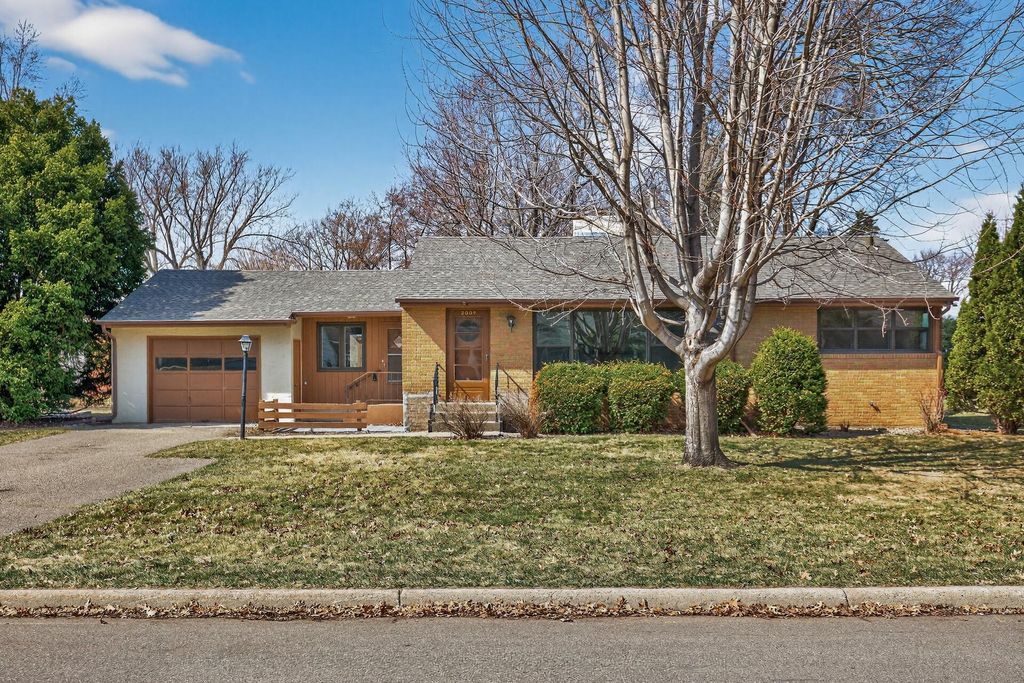 Photo of 2009 Wheeler Street N, Roseville, MN 55113 (MLS # 6799176)