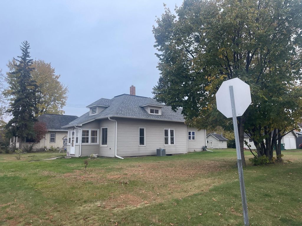 Photo of 121 1st Avenue NE, Brainerd, MN 56401 (MLS # 6805156)