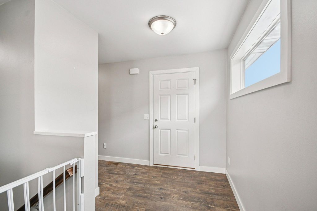 Photo of 413 Grant Avenue SE, Hutchinson, MN 55350 (MLS # 7038554)