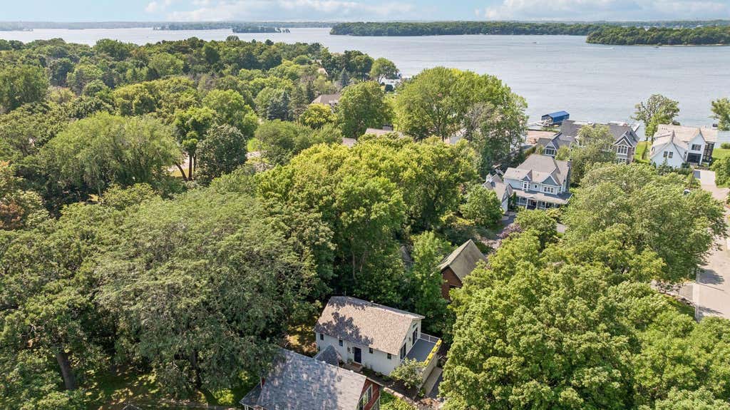 Photo of 20475 Summerville Road, Deephaven, MN 55331 (MLS # 7112939)