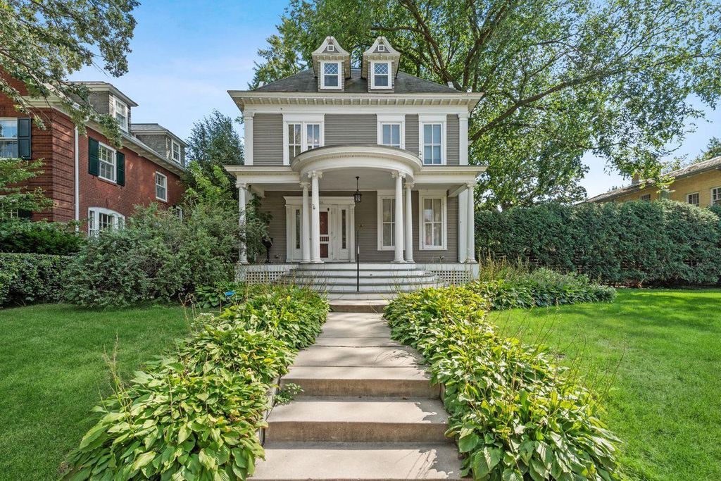 Photo of 506 Summit Avenue, Saint Paul, MN 55102 (MLS # 6478136)