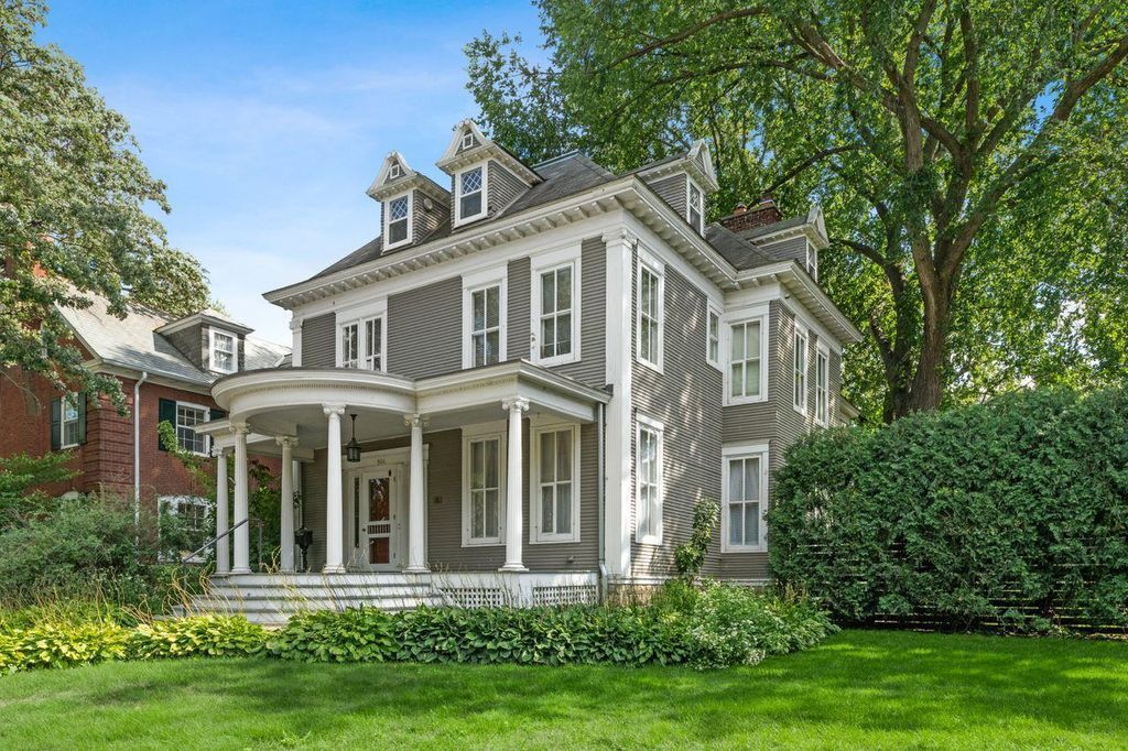 Photo of 506 Summit Avenue, Saint Paul, MN 55102 (MLS # 6478136)