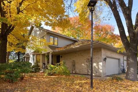 1110 Hollybrook Drive, Wayzata, MN 55391 - #: 6809982
