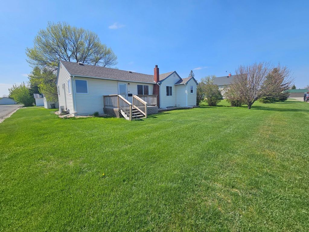 Photo of 127 S State Street, Warren, MN 56762 (MLS # 7079081)