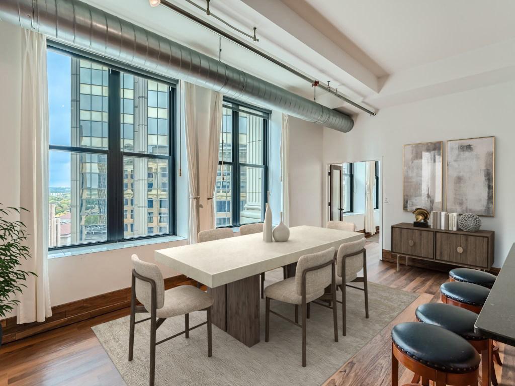 350 Saint Peter Street 1106
