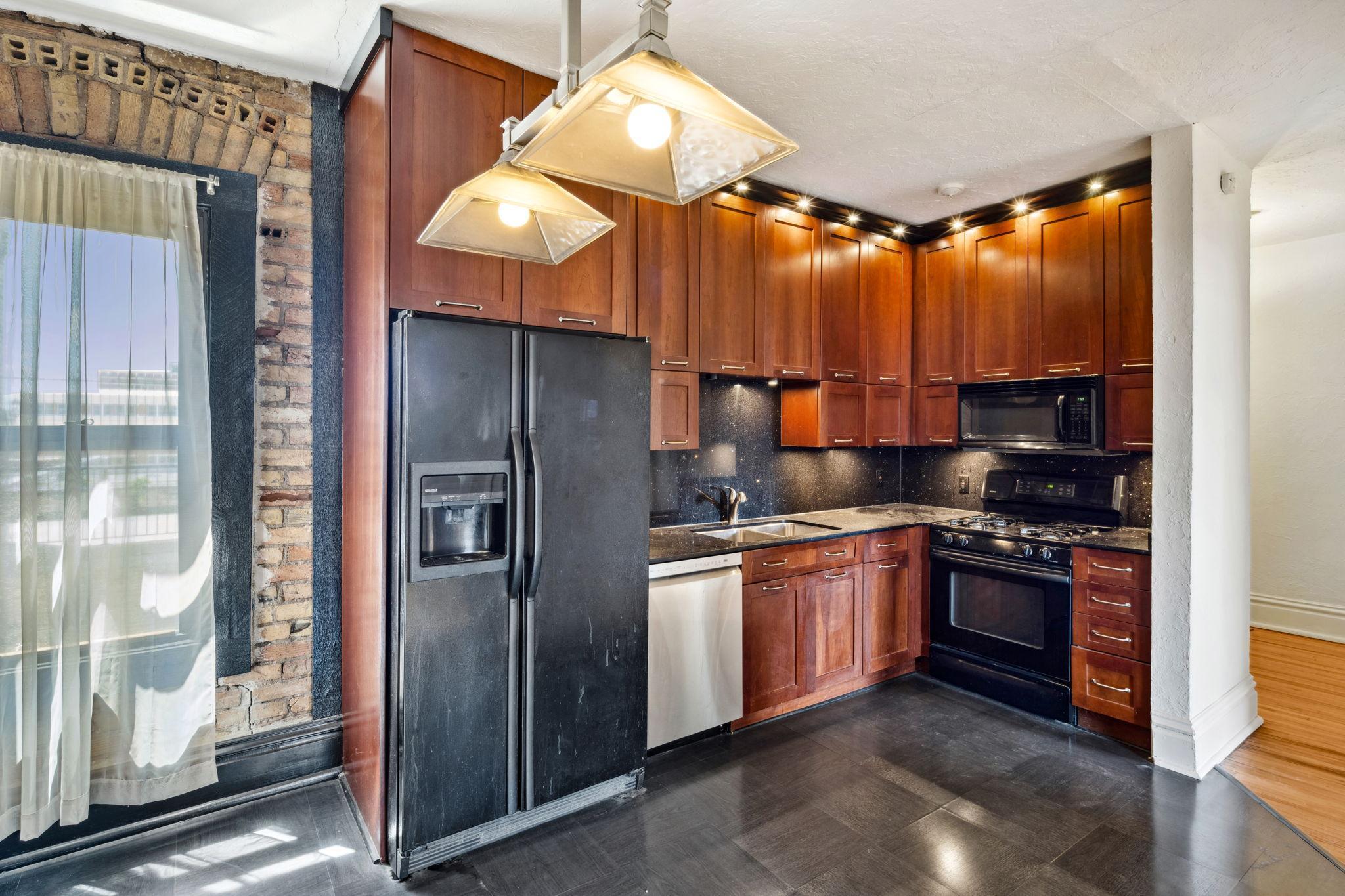 11 S 12th Street 402
