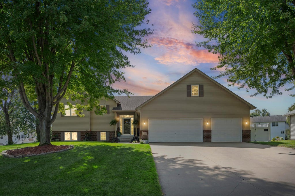 Photo of 9508 204th Street W, Lakeville, MN 55044 (MLS # 7140218)