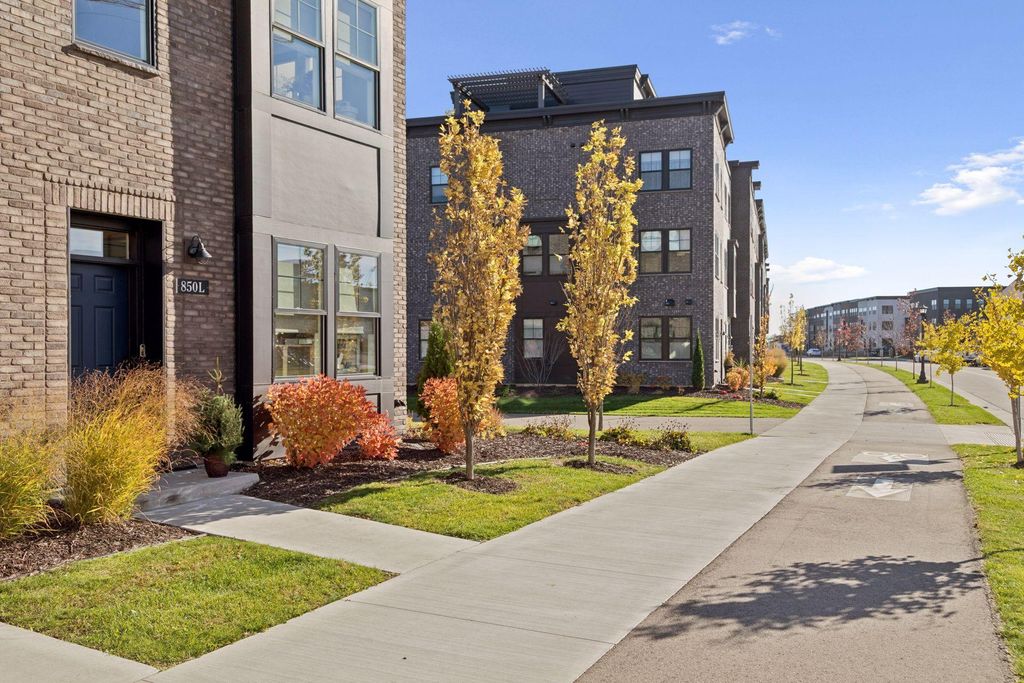 Photo of 850 Mount Curve Boulevard #L, Saint Paul, MN 55116 (MLS # 6824585)