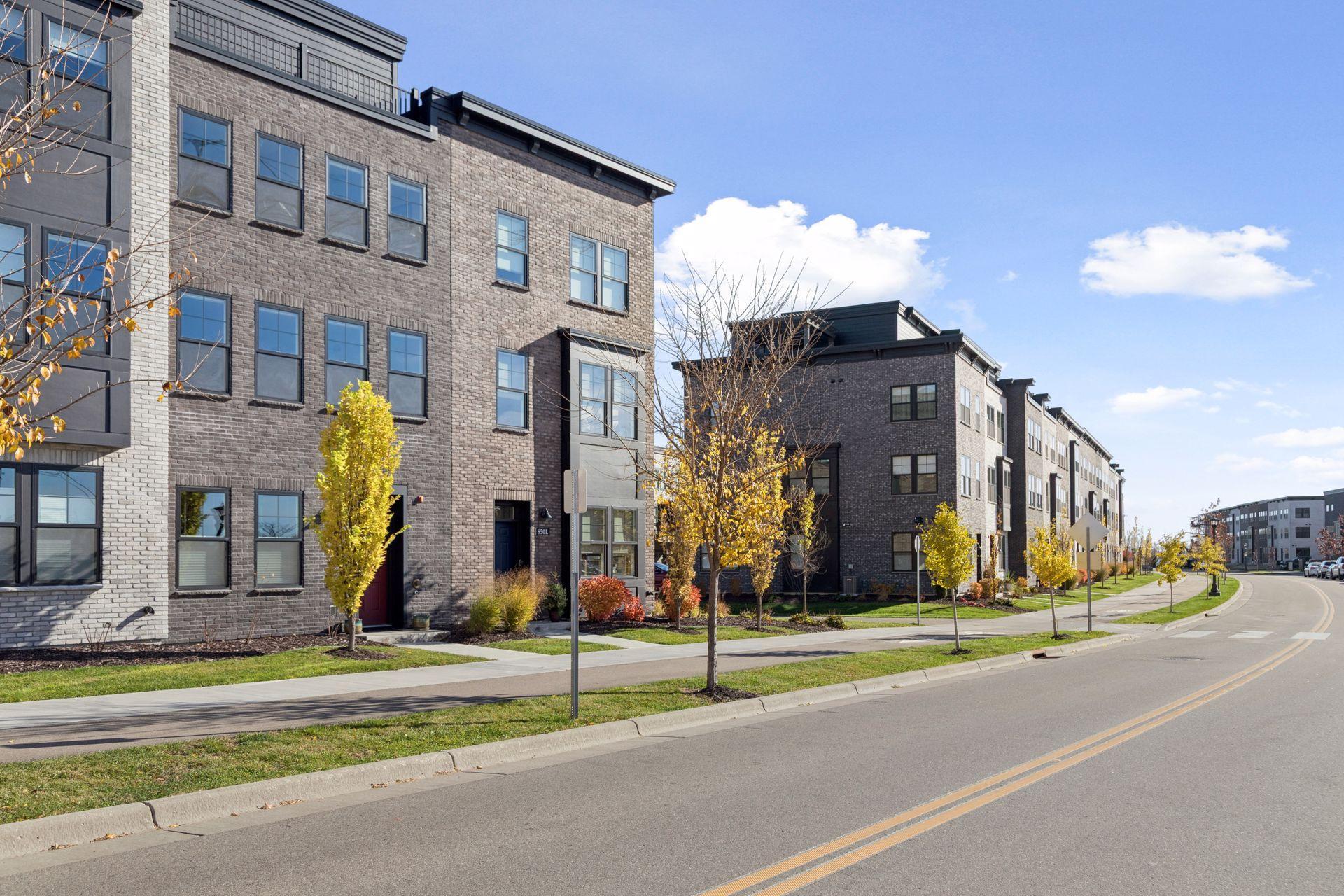 850 Mount Curve Boulevard L