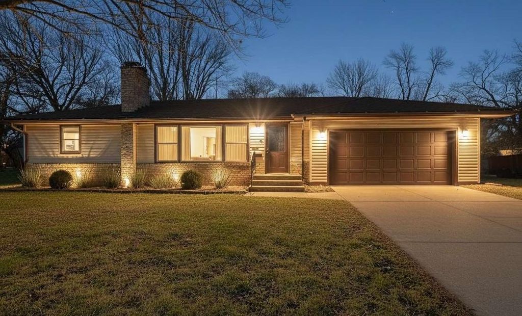 Photo of 810 57th Avenue N, Brooklyn Center, MN 55430 (MLS # 7025663)