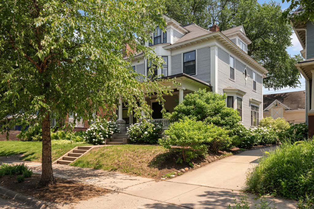 Photo of 2417 Colfax Avenue S, Minneapolis, MN 55405 (MLS # 7099419)