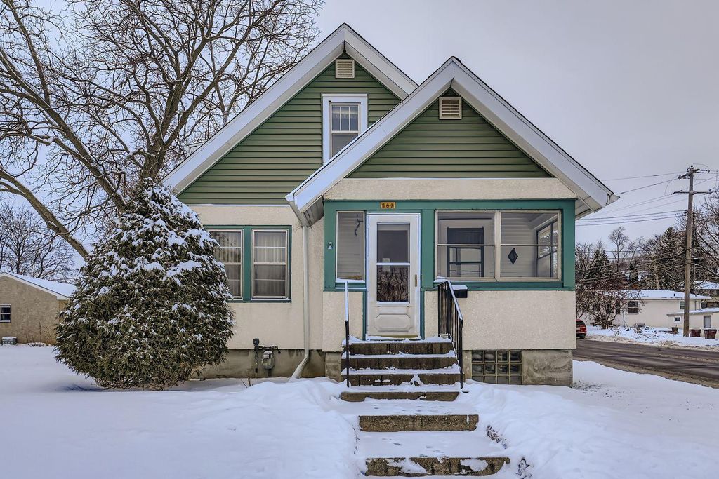 Photo of 900 7th Ave S Ave, South Saint Paul, MN 55075 (MLS # 7004967)