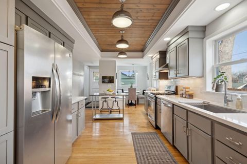 1031 Saint Clair Avenue Saint Paul MN 55105