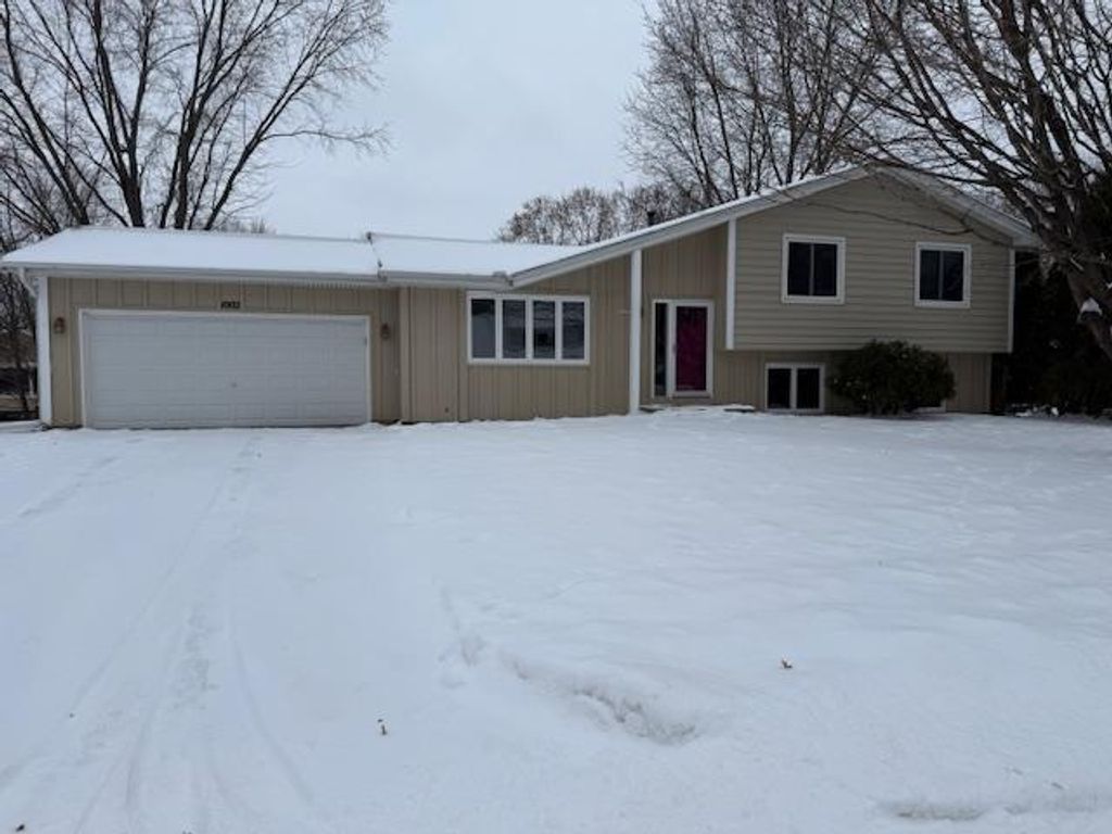 Photo of 1002 Cross Road, Eagan, MN 55123 (MLS # 6825259)