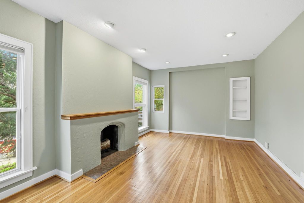 Photo of 233 Groveland Avenue, Minneapolis, MN 55403 (MLS # 7038930)