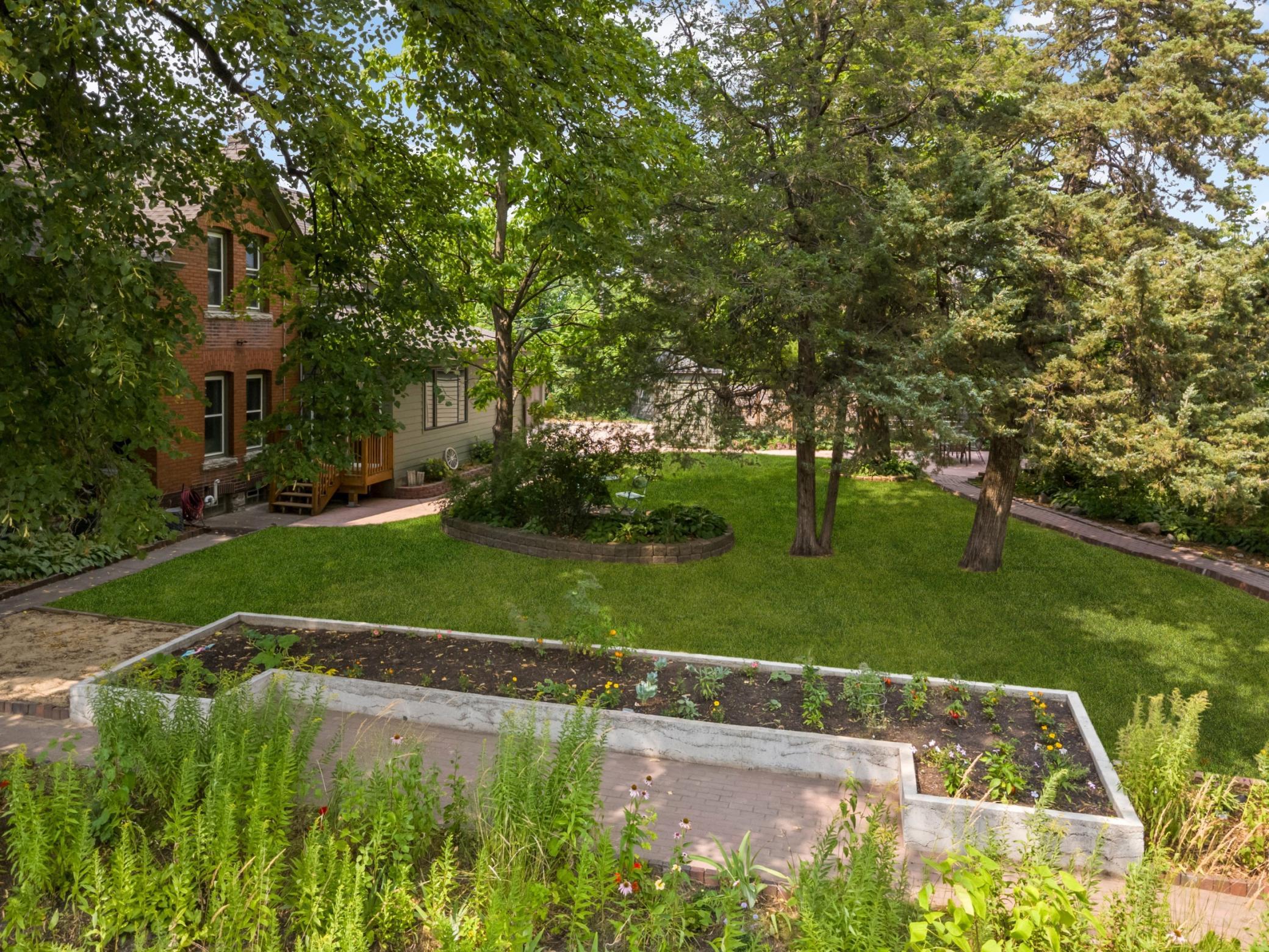 155 Page Street E