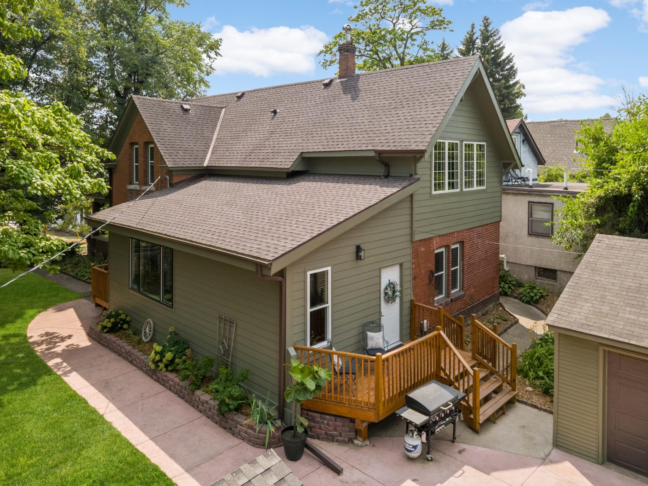 155 Page Street E