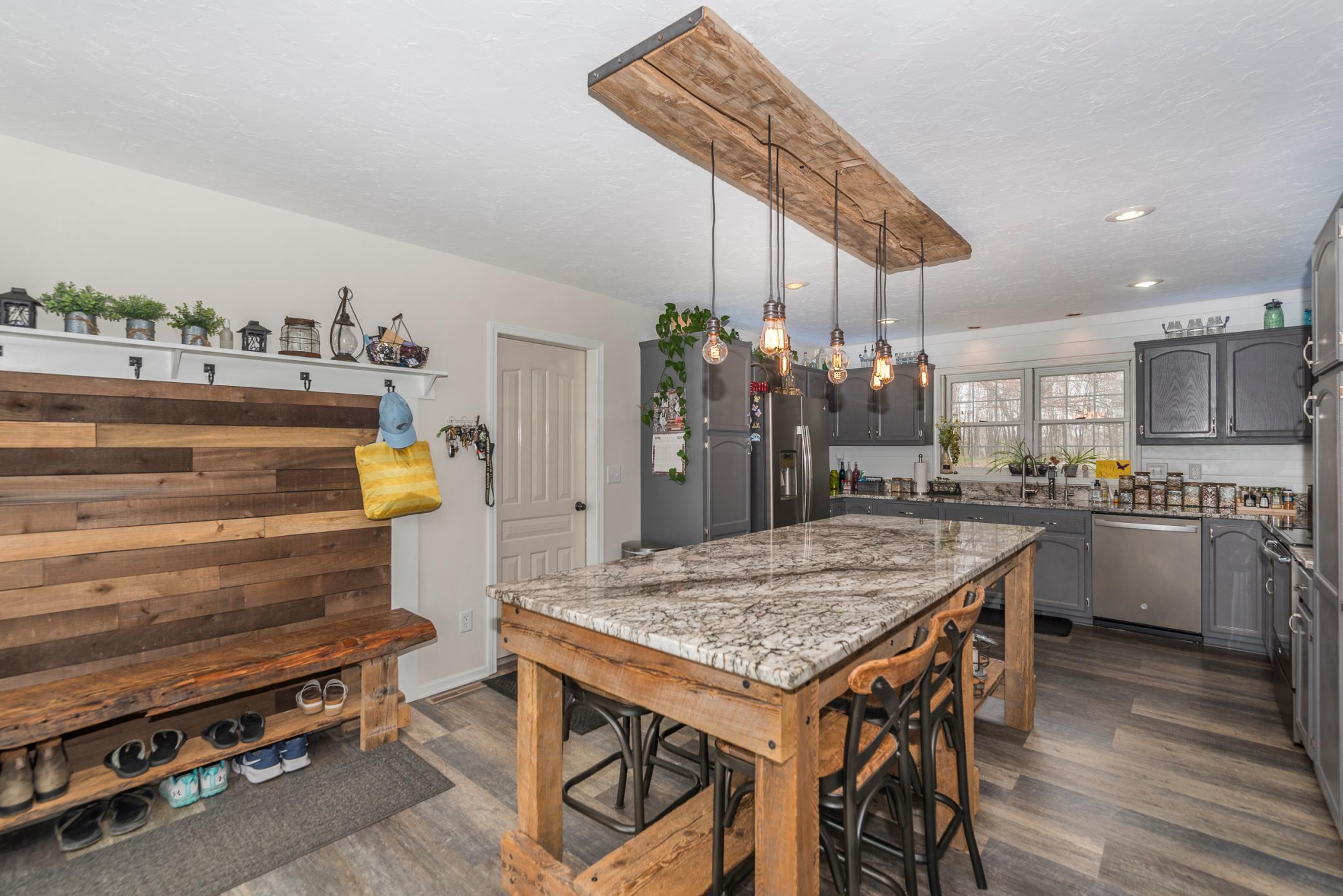 3702 Gull River Trail