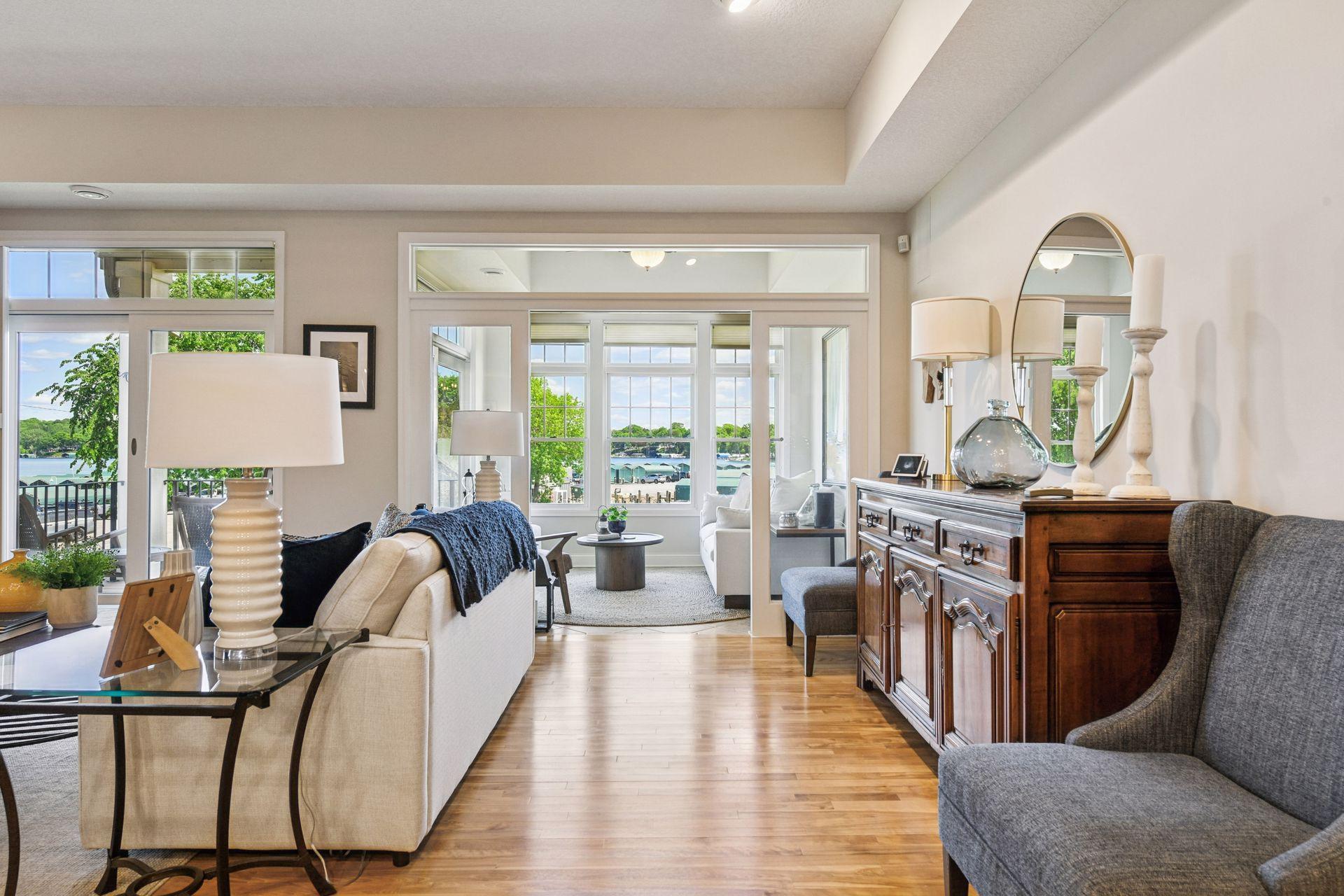 21957 Minnetonka Boulevard 16