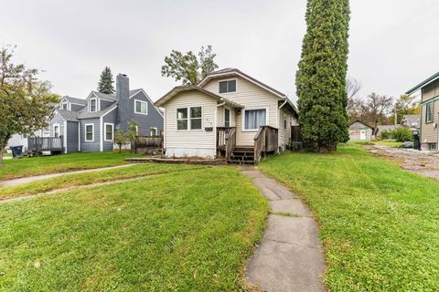 Photo of 414 W Maple Avenue, Fergus Falls, MN 56537 (MLS # 6806113)
