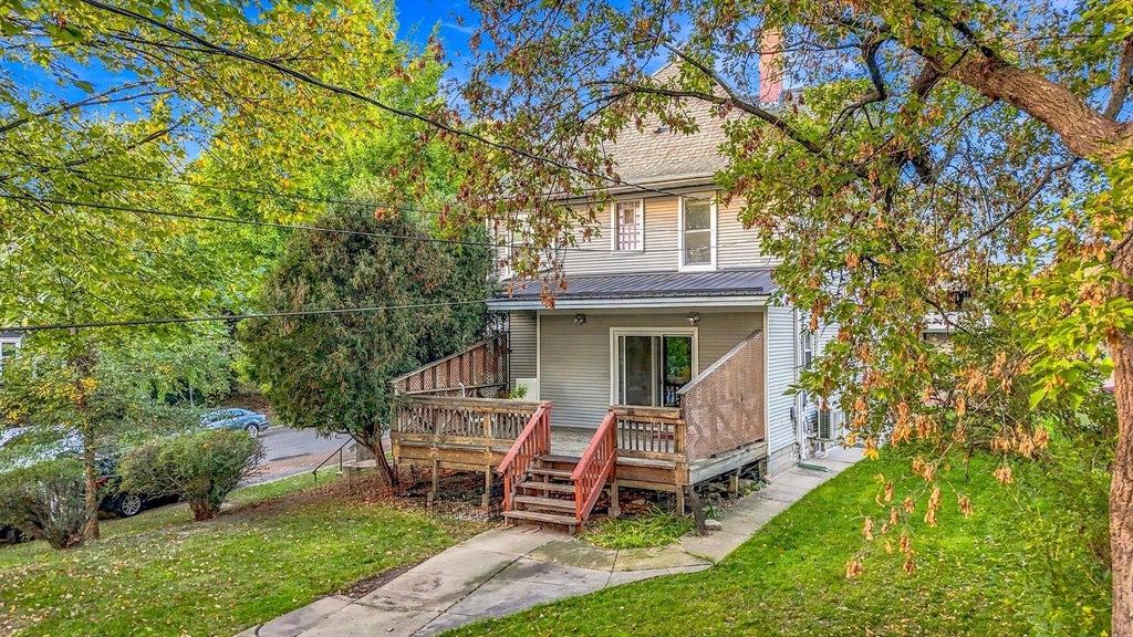 Photo of 2016 Laurel Avenue, Saint Paul, MN 55104 (MLS # 7159754)