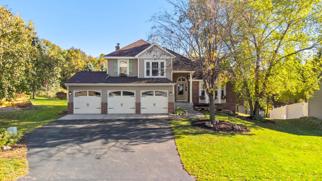 Photo of 12723 Durham Way, Apple Valley, MN 55124 (MLS # 7159232)