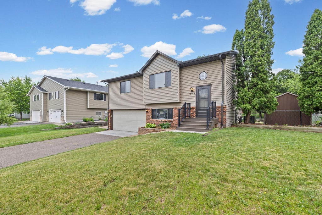 Photo of 1346 Cope Avenue E, Maplewood, MN 55109 (MLS # 7081491)