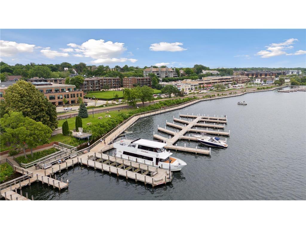 425 Carpenters Point