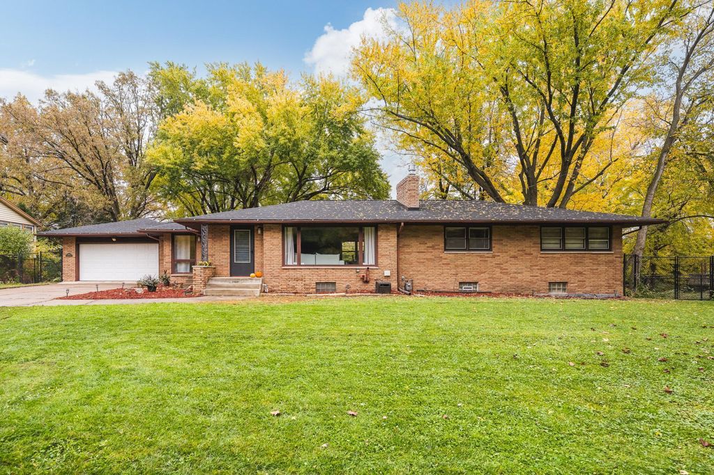 Photo of 3522 Glenarden Road, Arden Hills, MN 55112 (MLS # 6800970)