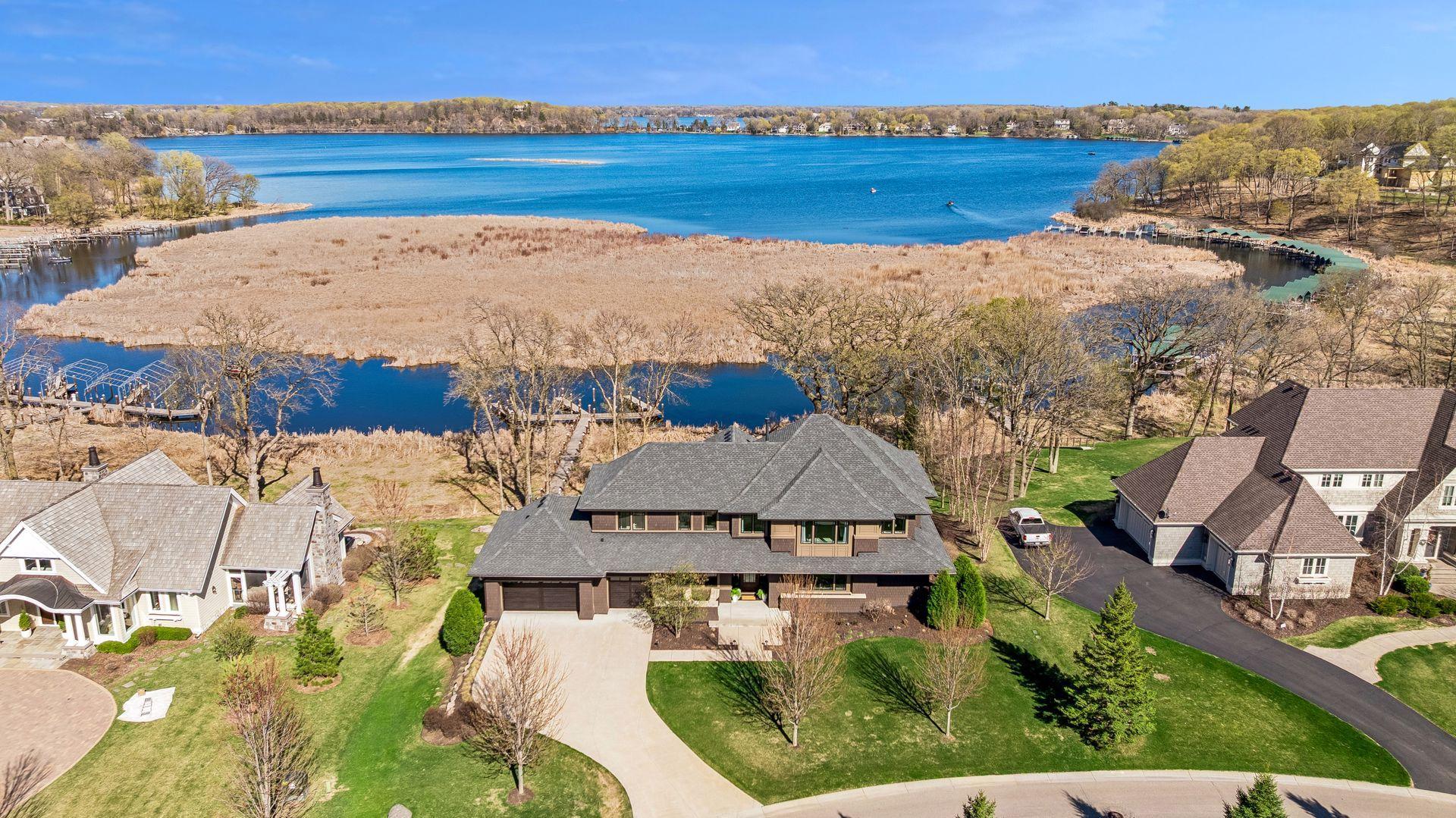 3776 Woodland Cove Parkway