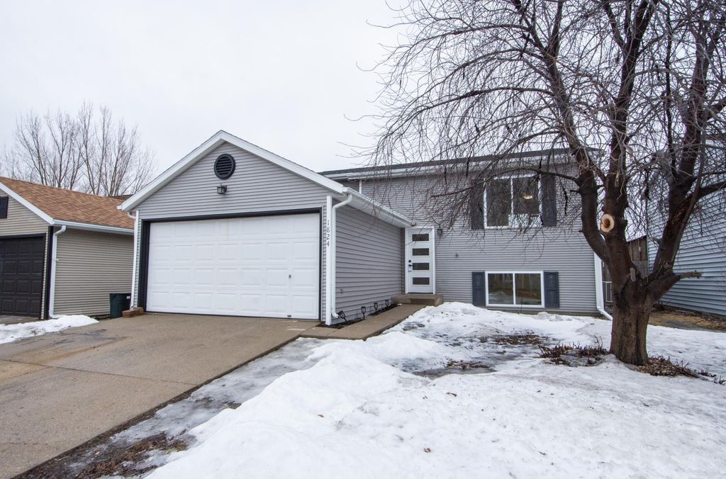 Photo of 1824 56th Avenue S, Fargo, ND 58104 (MLS # 7030649)