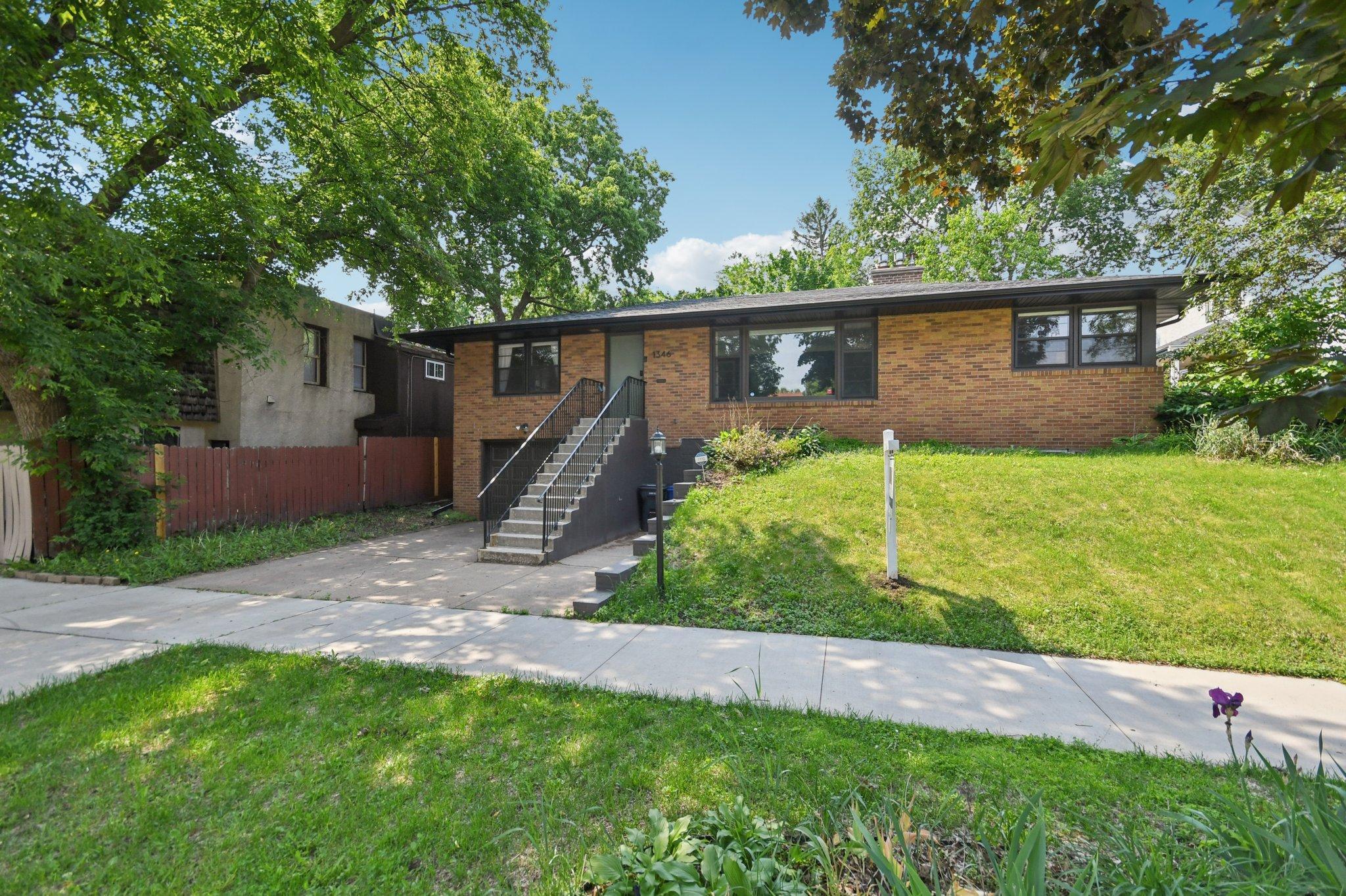 1346 Como Avenue