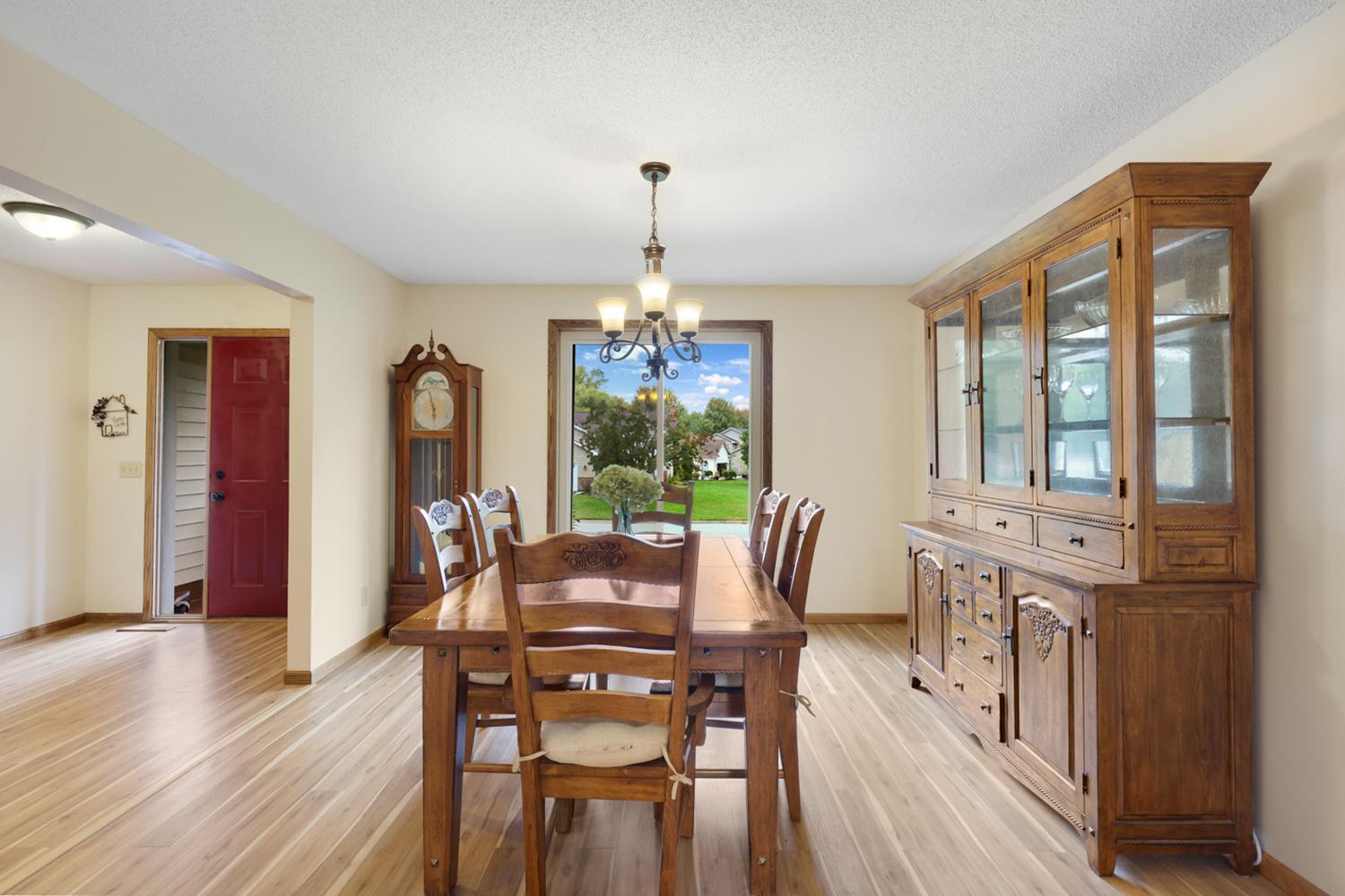 1001 Forest Glen Court