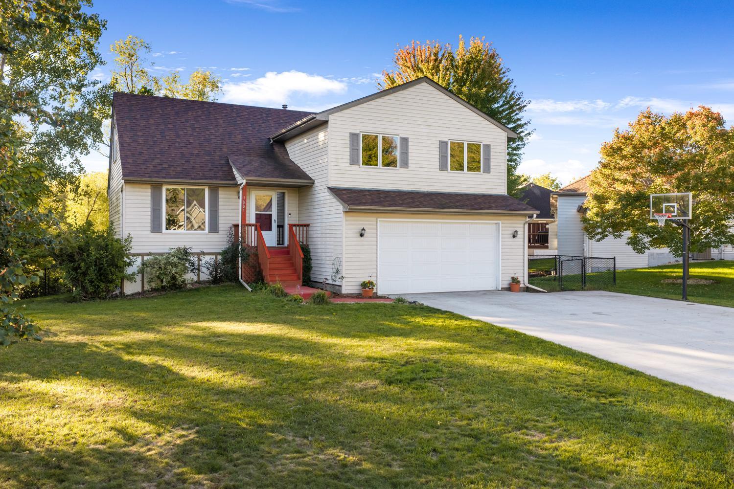 1001 Forest Glen Court