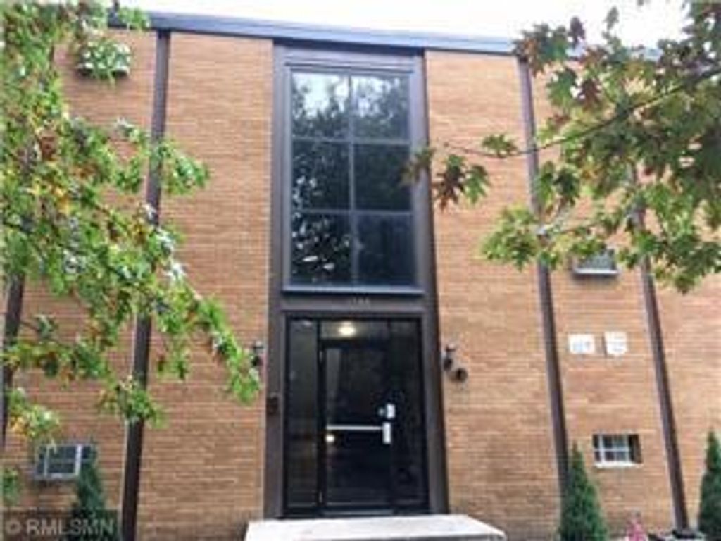 Photo of 1566 Woodbridge Street, Saint Paul, MN 55117 (MLS # 7026140)